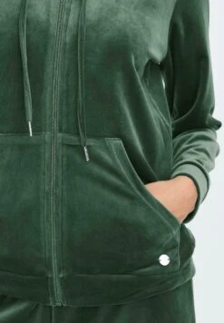 OXMO OXMITTA - Tracksuit - Cilantro 16 OXMO OXMITTA - Tracksuit - Cilantro -OXMO Store 0017c70e129c4d8581018eac8aeb74d0