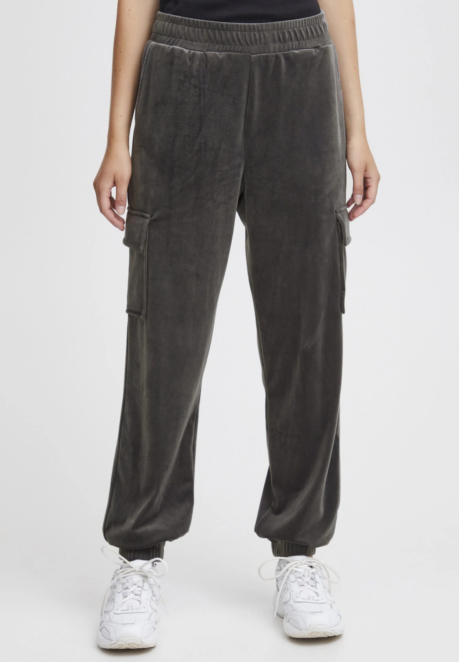OXMO OXMITALA BAGGY FIT - Cargo Trousers - Castlerock 1 OXMO OXMITALA BAGGY FIT - Cargo Trousers - Castlerock