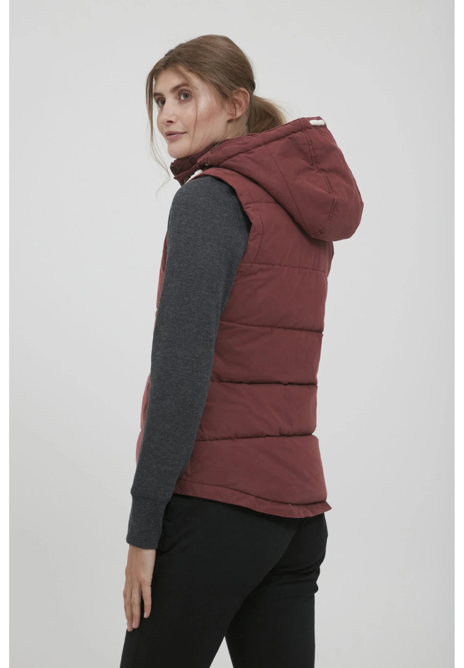 OXMO OXAlita - Waistcoat - Wine Red 3 OXMO OXAlita - Waistcoat - Wine Red - Image 3