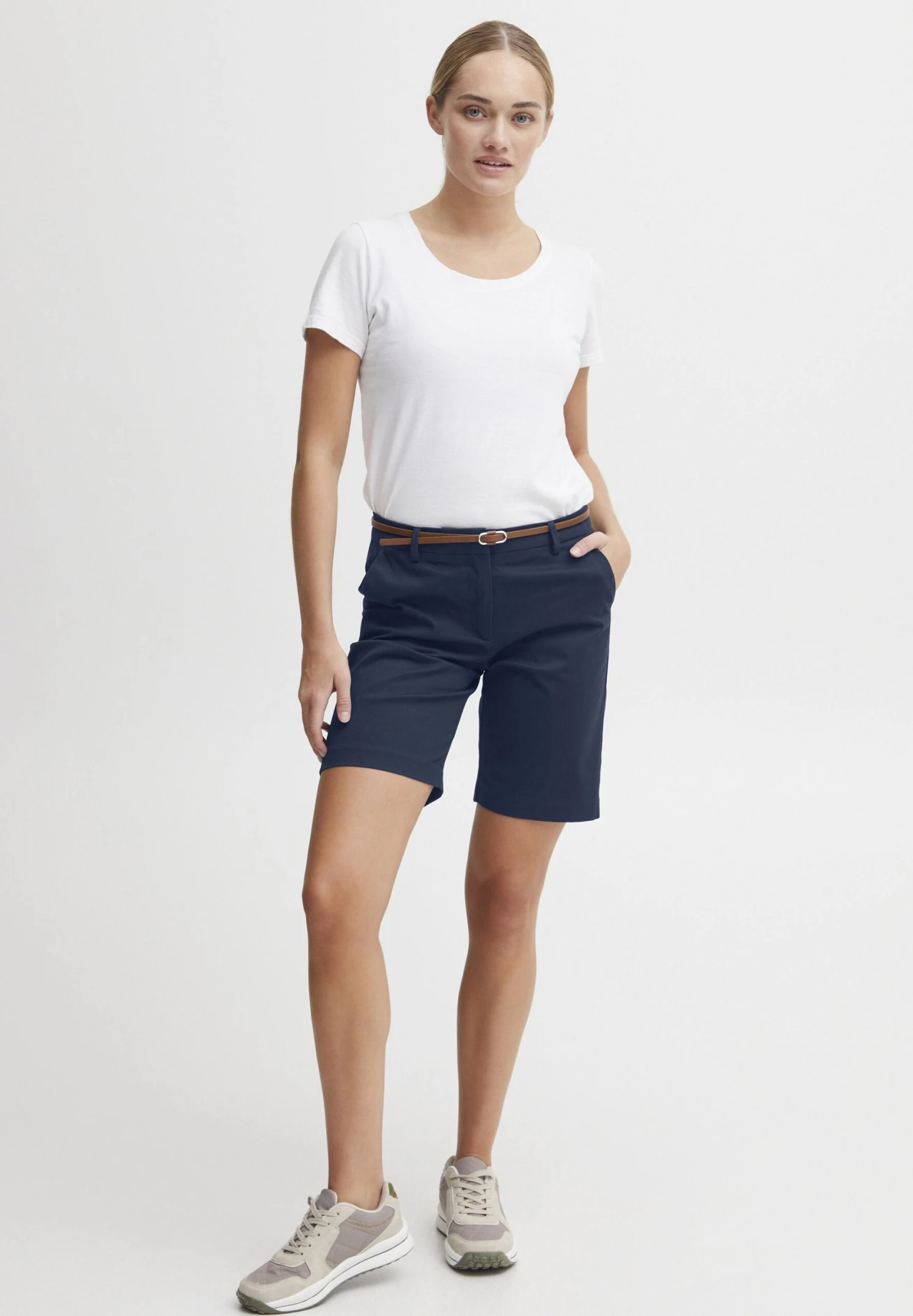 OXMO OXDANEY REGULAR FIT - Shorts - Copenhagen Night 2 OXMO OXDANEY REGULAR FIT - Shorts - Copenhagen Night - Image 2