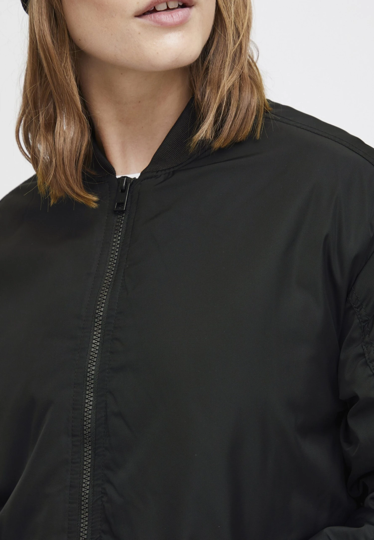 OXMO OXCAMILLE - Bomber Jacket - Black 4 OXMO OXCAMILLE - Bomber Jacket - Black - Image 4
