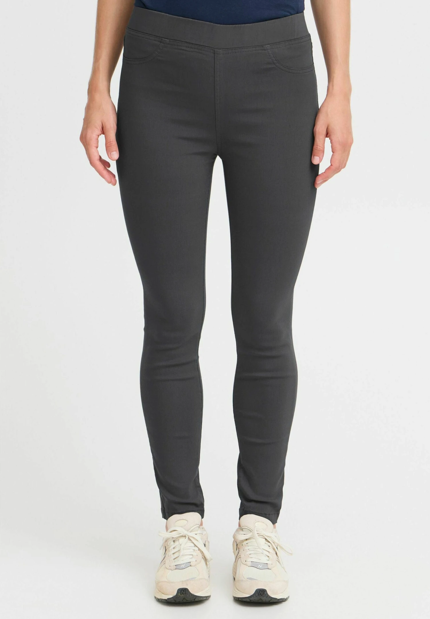 OXMO OXKEILY SLIM FIT - Jeggings - Ebony 1 OXMO OXKEILY SLIM FIT - Jeggings - Ebony