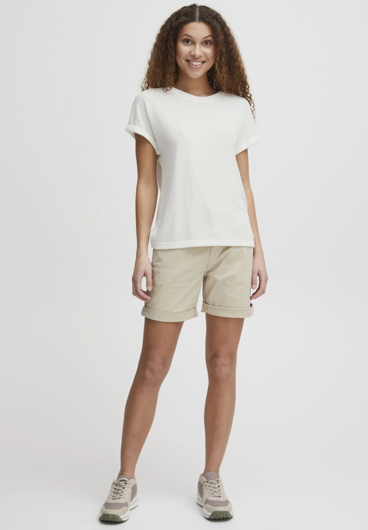 OXMO OXKatie - Basic T-shirt - Off White 2 OXMO OXKatie - Basic T-shirt - Off White - Image 2