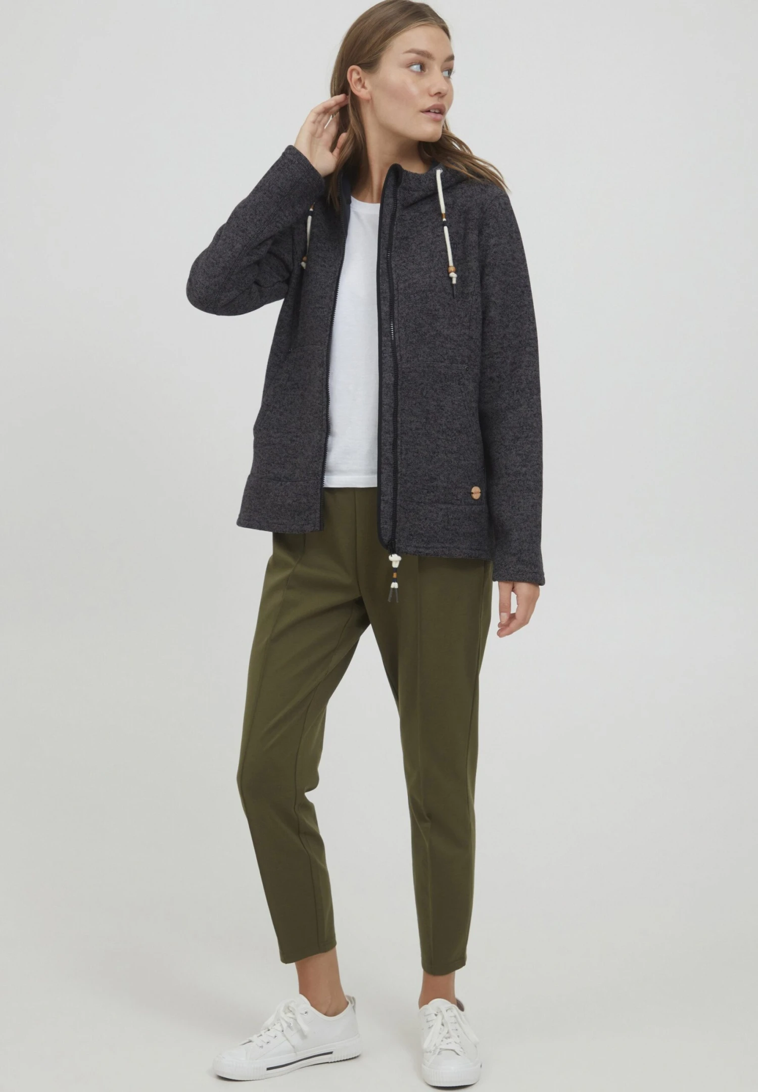 OXMO OXFia - Zip-up Sweatshirt - Black 2 OXMO OXFia - Zip-up Sweatshirt - Black - Image 2