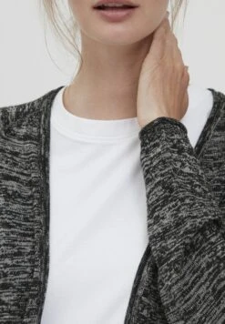 OXMO OXDaniela - Cardigan - Black 12 OXMO OXDaniela - Cardigan - Black -OXMO Store 17c386f8bbbe4064a46b9838360b930b