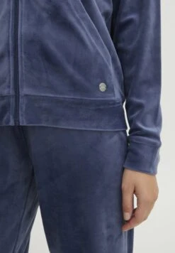 OXMO OXMITTA - Tracksuit - Crown Blue 17 OXMO OXMITTA - Tracksuit - Crown Blue -OXMO Store 19e9c35f87354e97b8f133ec7c9b93ae