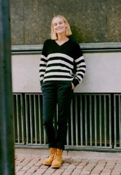 OXMO OXKALA - Jumper - True Black 18 OXMO OXKALA - Jumper - True Black -OXMO Store 23bed6bd546643e78768929d091c1f8c