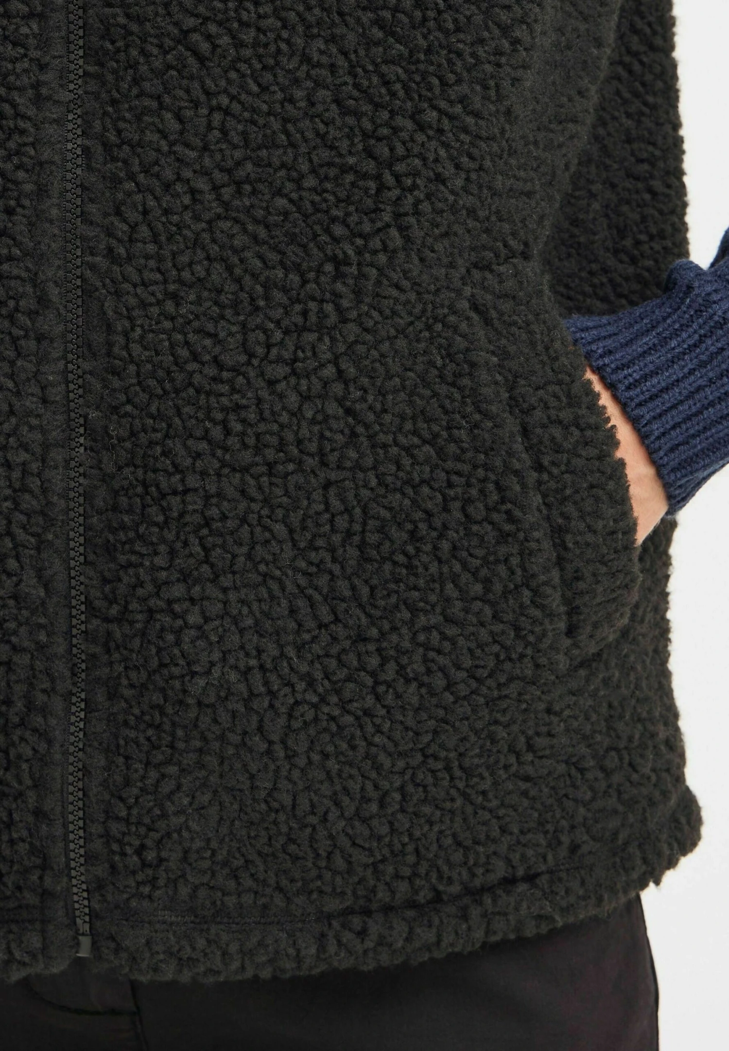 OXMO OXTINNE TEDDY - Waistcoat - Black 5 OXMO OXTINNE TEDDY - Waistcoat - Black - Image 5