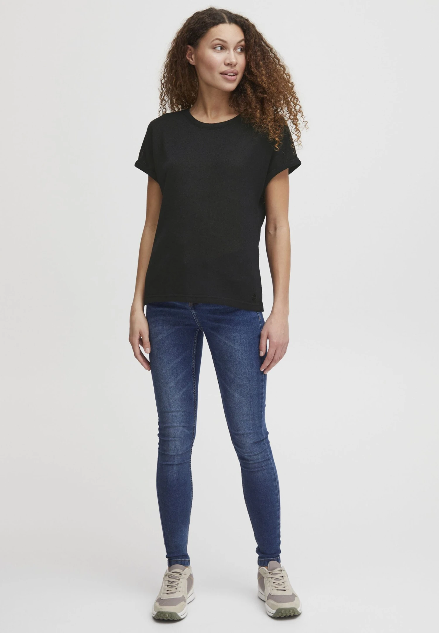 OXMO OXKatie - Basic T-shirt - Black 2 OXMO OXKatie - Basic T-shirt - Black - Image 2