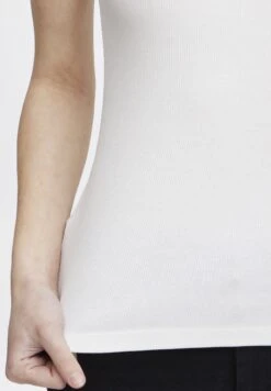 OXMO OXISAN 2 PACK - Basic T-shirt - White White 13 OXMO OXISAN 2 PACK - Basic T-shirt - White White -OXMO Store 28c0991beae64acb9ce93cbc23e05cf8