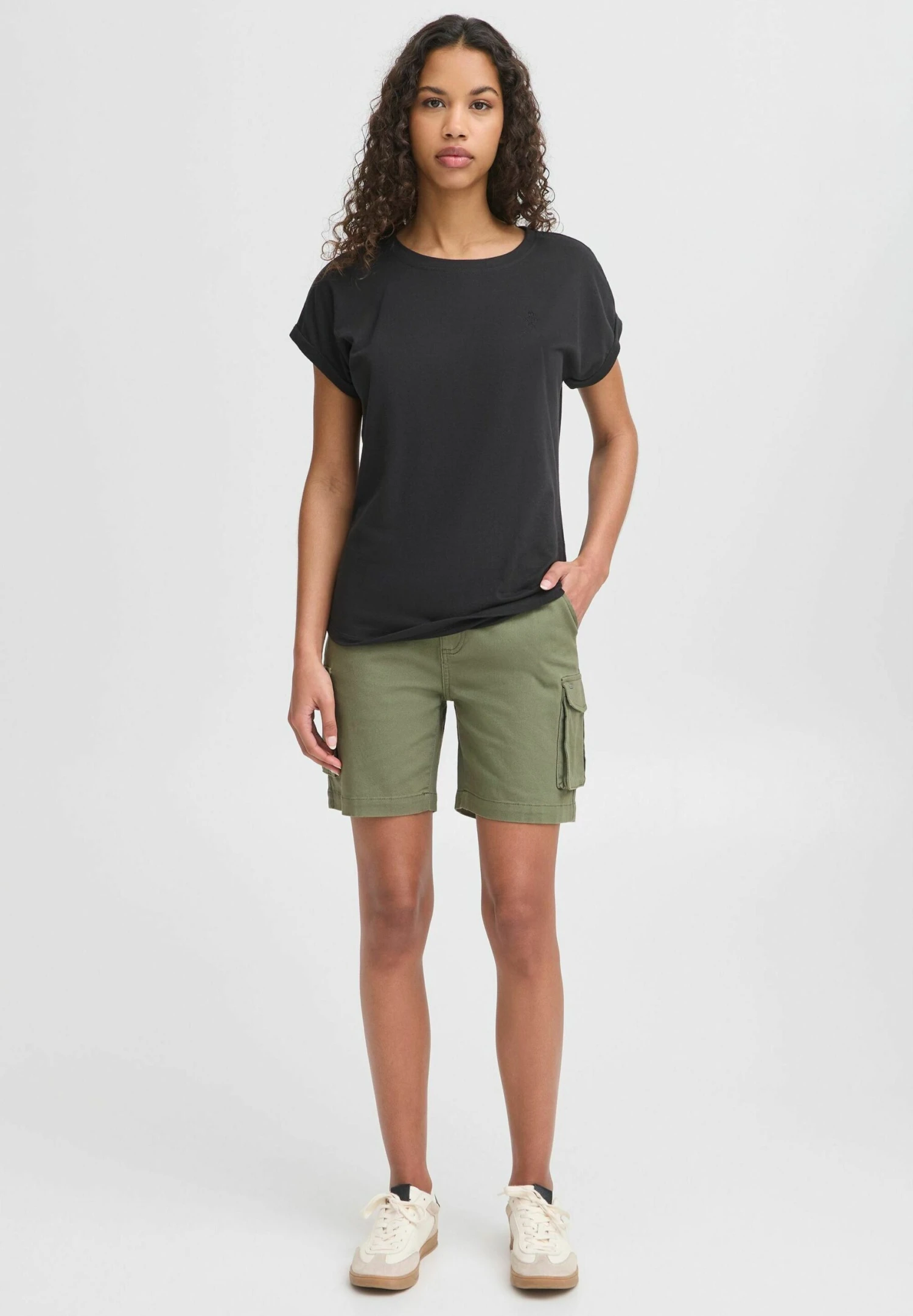 OXMO OXKVINNE REGULAR FIT - Shorts - Dusty Olive 2 OXMO OXKVINNE REGULAR FIT - Shorts - Dusty Olive - Image 2