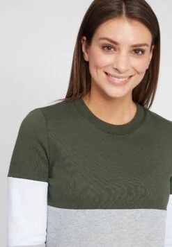 OXMO OXOMAYA - Sweatshirt - Climbing Ivy 13 OXMO OXOMAYA - Sweatshirt - Climbing Ivy -OXMO Store 2fe48227bf6143f5bd2b2977d5a5053e