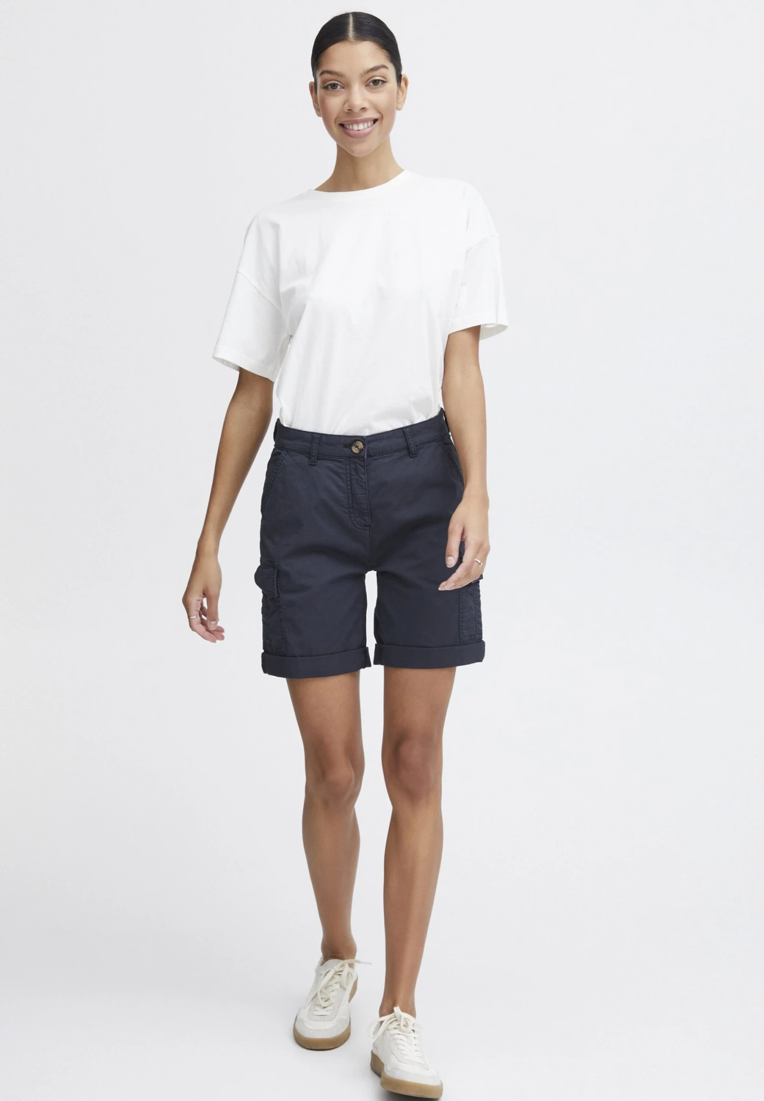 OXMO OXCHANICE REGULAR FIT - Shorts - Total Eclipse 2 OXMO OXCHANICE REGULAR FIT - Shorts - Total Eclipse - Image 2