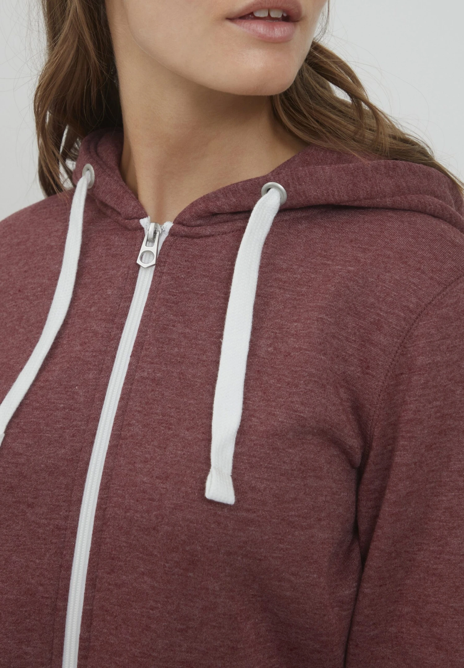 OXMO OXOLINDA - Zip-up Sweatshirt - Wine Red M 4 OXMO OXOLINDA - Zip-up Sweatshirt - Wine Red M - Image 4