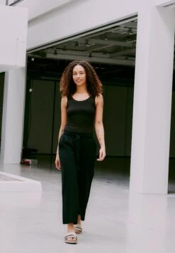 OXMO OXLINASA REGULAR FIT - Trousers - Black 14 OXMO OXLINASA REGULAR FIT - Trousers - Black -OXMO Store 379606325df14b55ad962f2c7d92afe4