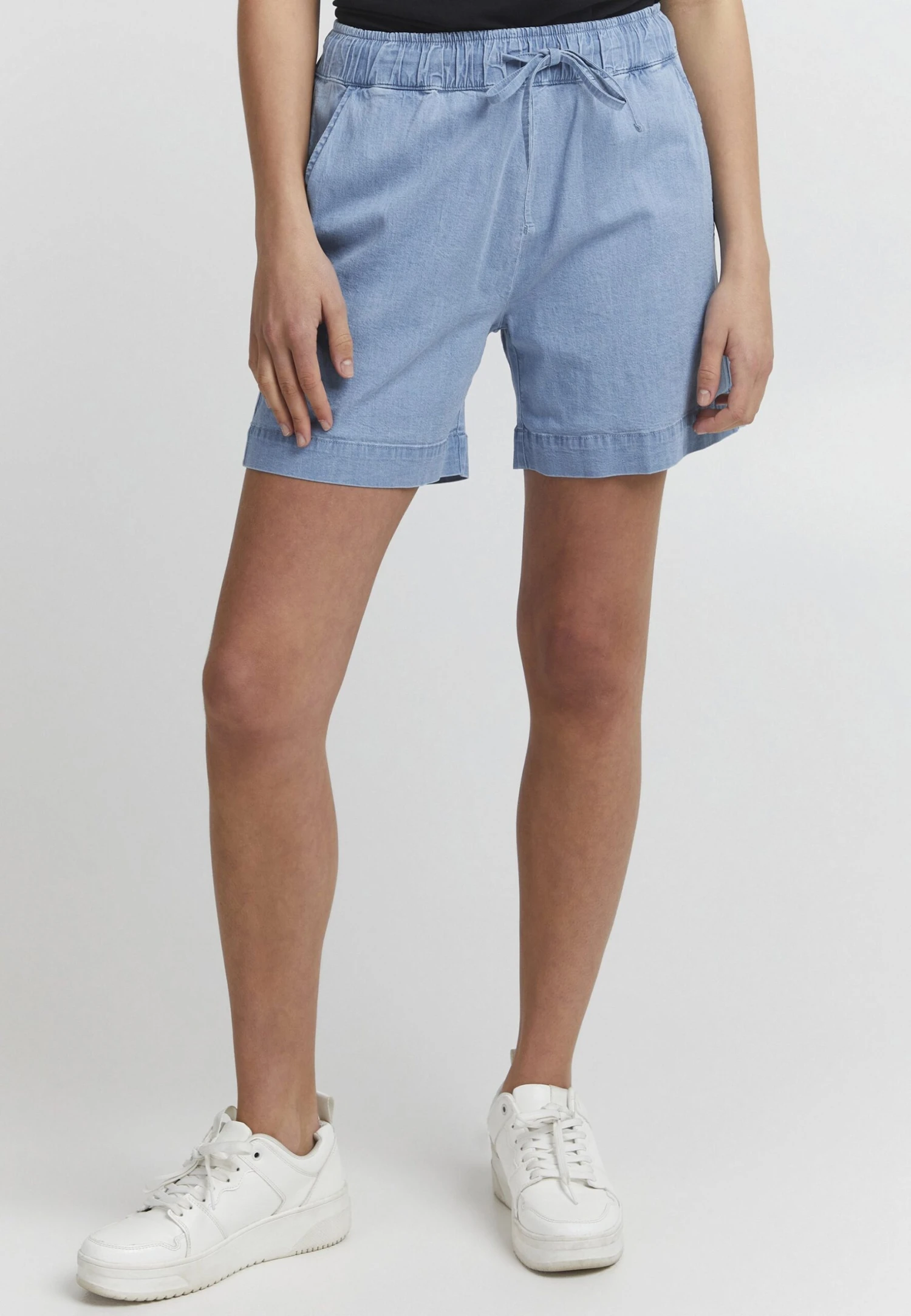 OXMO OXLILLITH REGULAR FIT - Denim Shorts - Light Blue Denim 1 OXMO OXLILLITH REGULAR FIT - Denim Shorts - Light Blue Denim