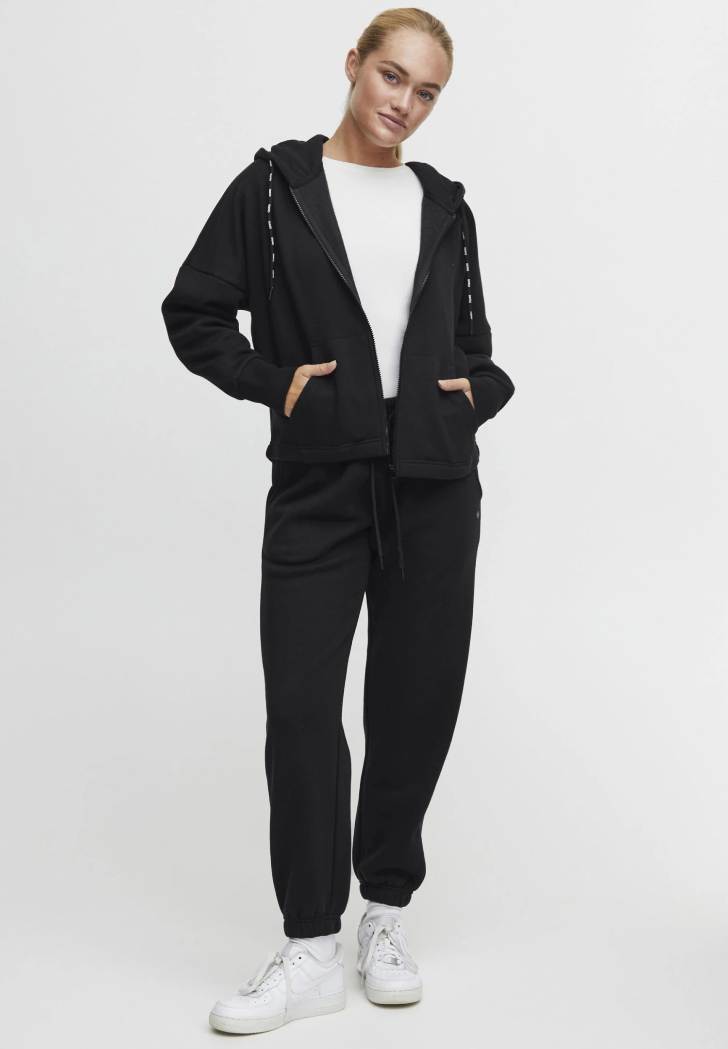 OXMO OXSANICE - Zip-up Sweatshirt - Black 2 OXMO OXSANICE - Zip-up Sweatshirt - Black - Image 2