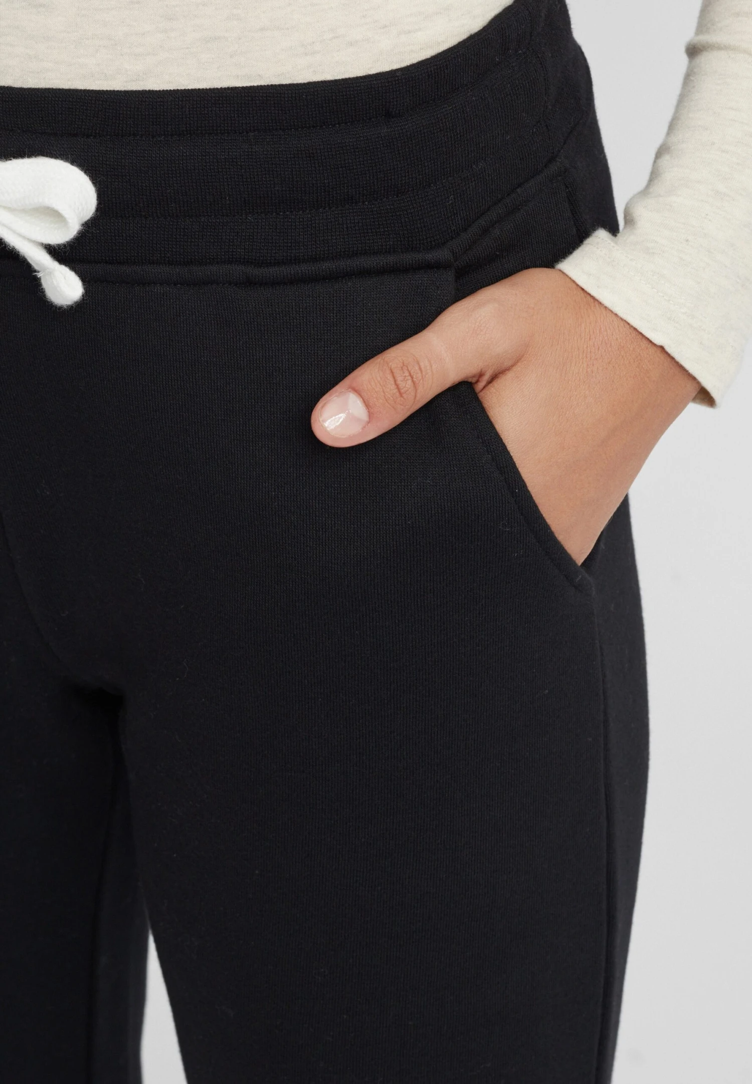 OXMO OXOLIVIA REGULAR FIT - Tracksuit Bottoms - Black 4 OXMO OXOLIVIA REGULAR FIT - Tracksuit Bottoms - Black - Image 4