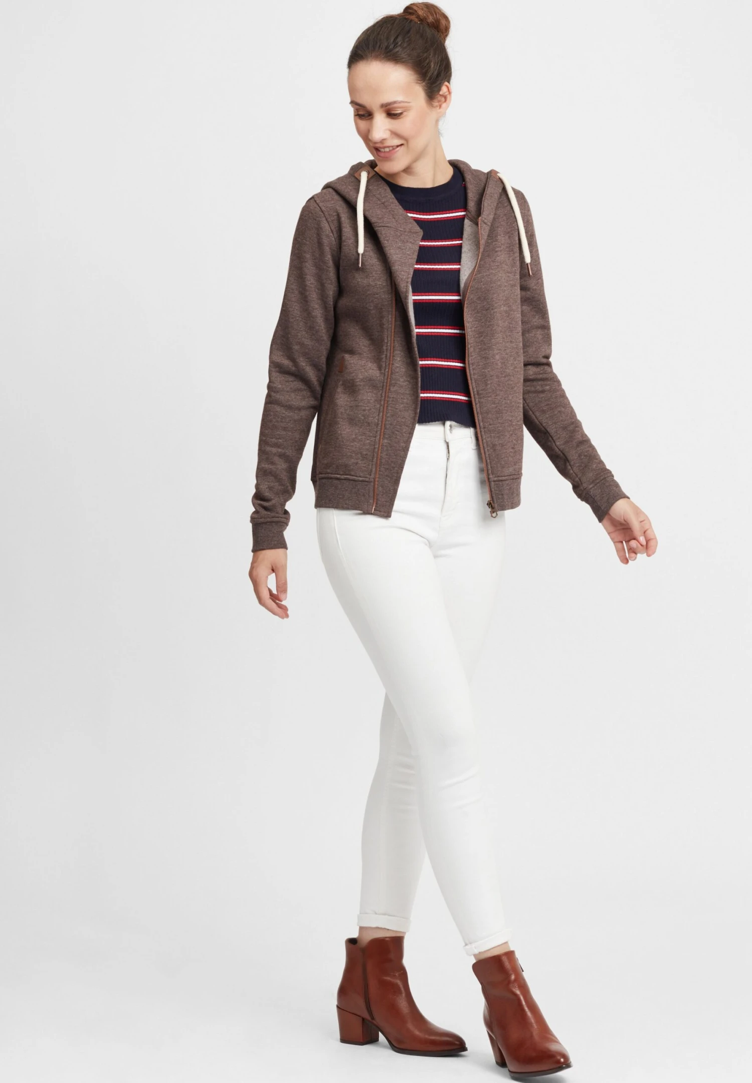 OXMO OXVicky - Zip-up Sweatshirt - Coffe B Me 2 OXMO OXVicky - Zip-up Sweatshirt - Coffe B Me - Image 2