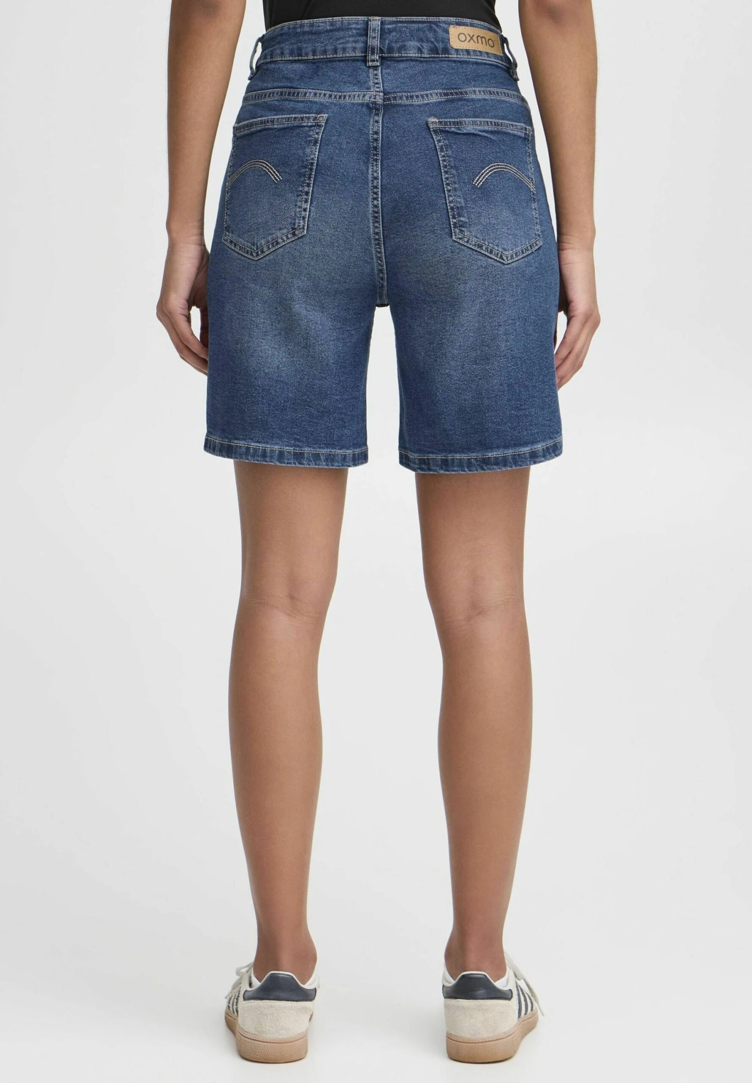 OXMO OXMIRA REGULAR FIT - Denim Shorts - Mid Blue Denim 3 OXMO OXMIRA REGULAR FIT - Denim Shorts - Mid Blue Denim - Image 3