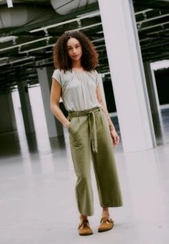 OXMO OXLINASA REGULAR FIT - Trousers - Dusty Oliv 14 OXMO OXLINASA REGULAR FIT - Trousers - Dusty Oliv -OXMO Store 43ac340c95ed46779964d671387375b3