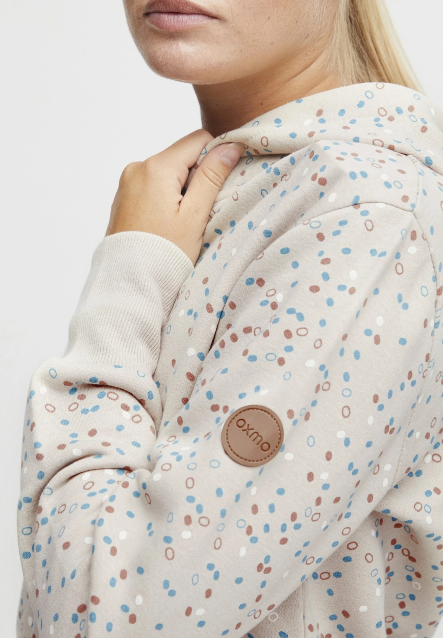 OXMO OXBeatrice - Zip-up Sweatshirt - Oyster 4 OXMO OXBeatrice - Zip-up Sweatshirt - Oyster - Image 4