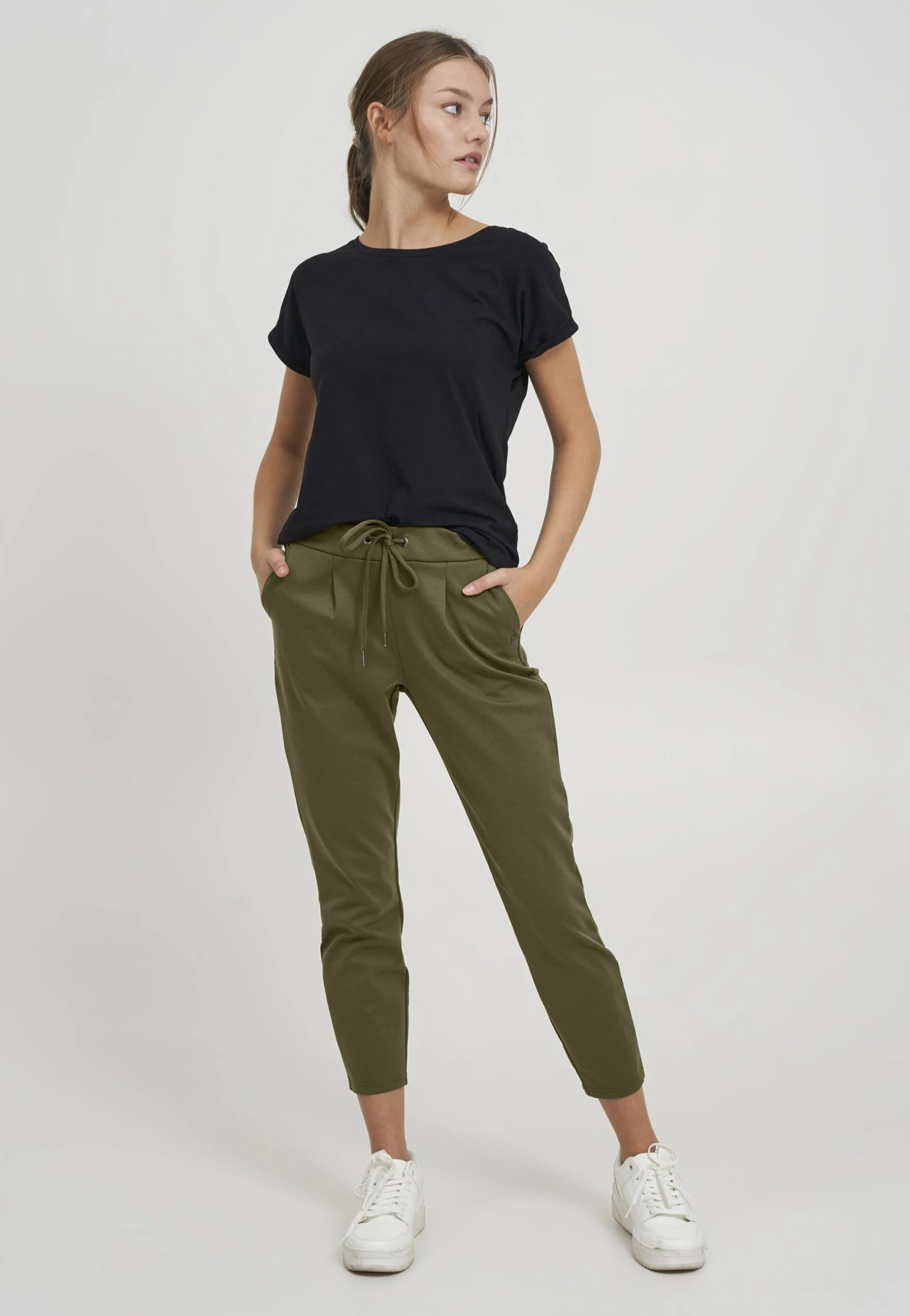 OXMO OXANITA REGULAR FIT - Tracksuit Bottoms - Ivy Green 2 OXMO OXANITA REGULAR FIT - Tracksuit Bottoms - Ivy Green - Image 2