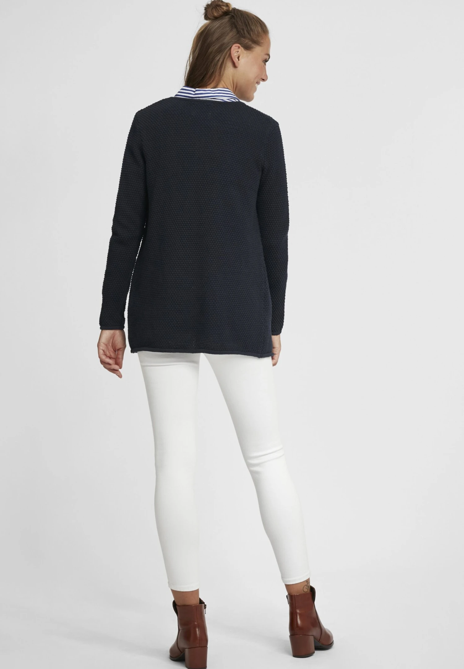 OXMO OXHilda - Cardigan - Total Eclipse 3 OXMO OXHilda - Cardigan - Total Eclipse - Image 3