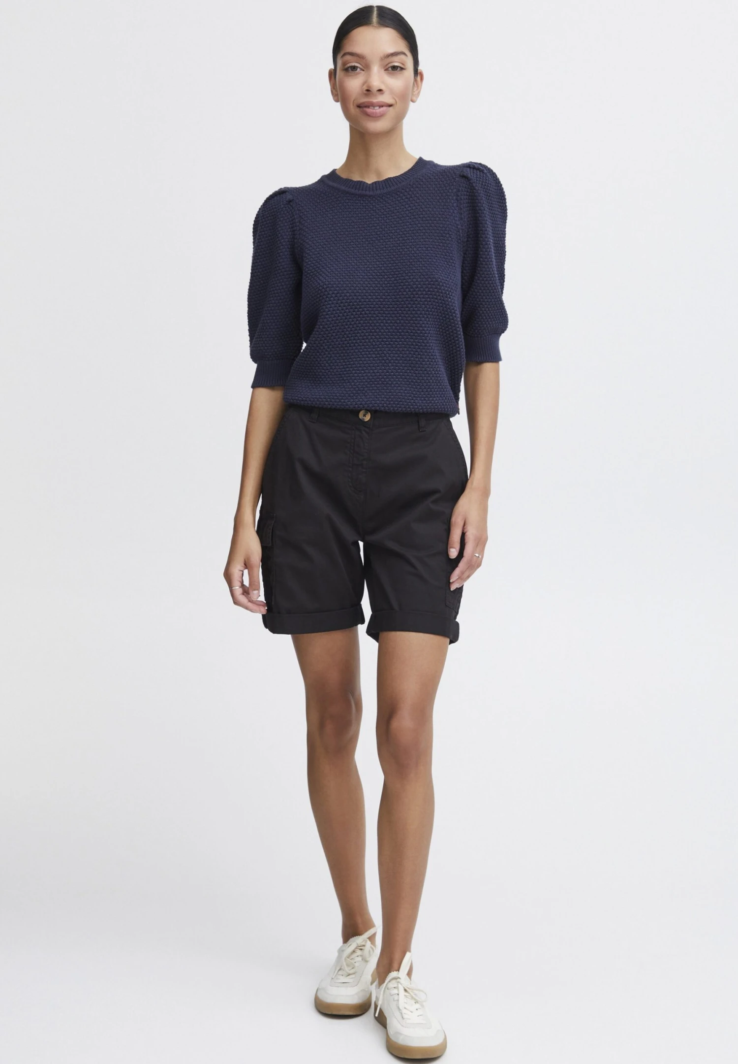 OXMO OXCHANICE REGULAR FIT - Shorts - Black 2 OXMO OXCHANICE REGULAR FIT - Shorts - Black - Image 2