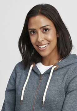 OXMO OXVicky - Zip-up Sweatshirt - Ins Bl Mel 13 OXMO OXVicky - Zip-up Sweatshirt - Ins Bl Mel -OXMO Store 4e2138d8789844a4bbe078a0c7ad7f42