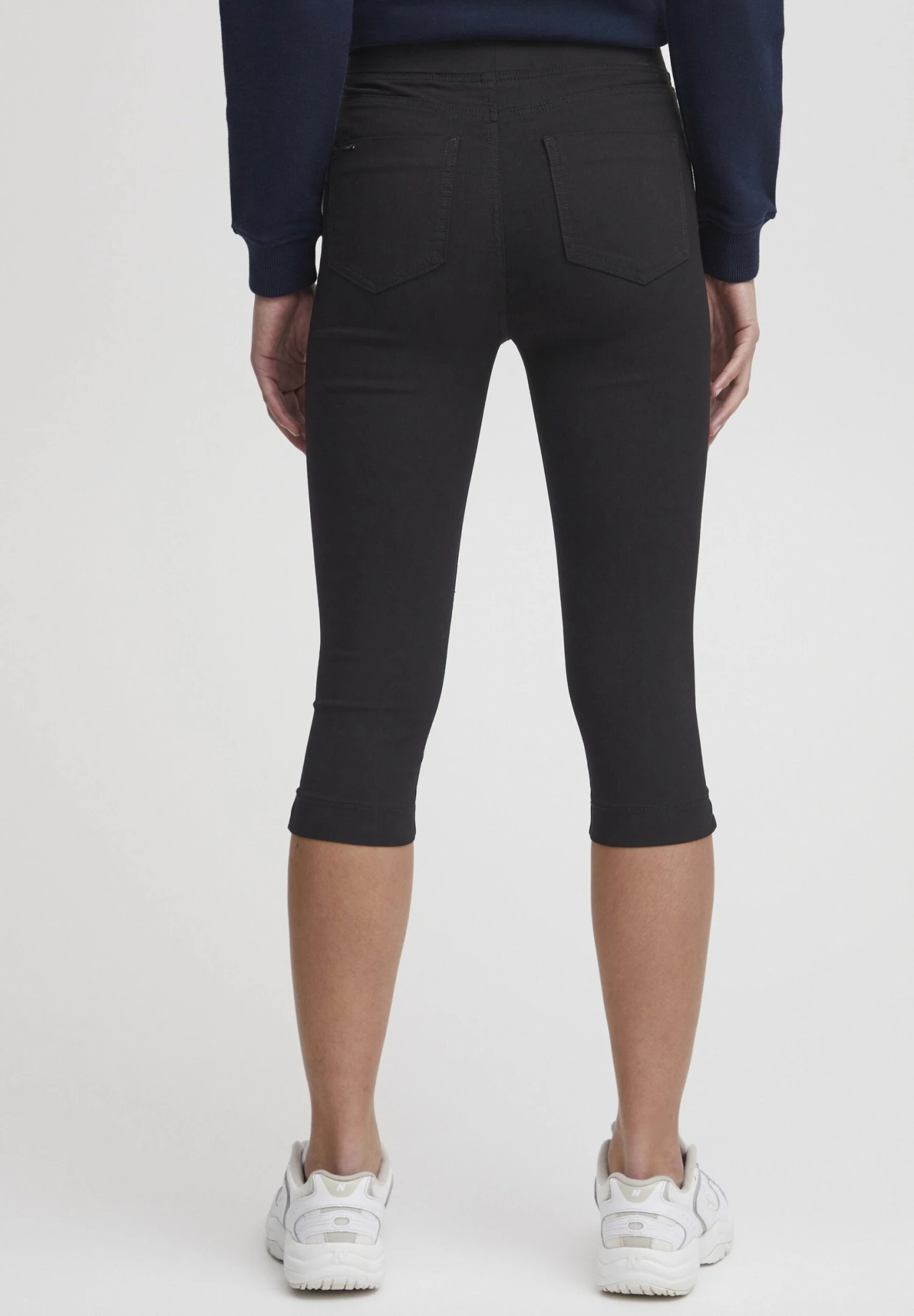 OXMO OXKEANA SLIM FIT - Shorts - Black 3 OXMO OXKEANA SLIM FIT - Shorts - Black - Image 3