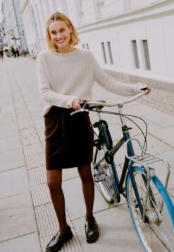 OXMO OXEBBA - Mini Skirt - Coffee Bean 18 OXMO OXEBBA - Mini Skirt - Coffee Bean -OXMO Store 57e0adb17d5a4bdfa5ec7c6bae1e42ab