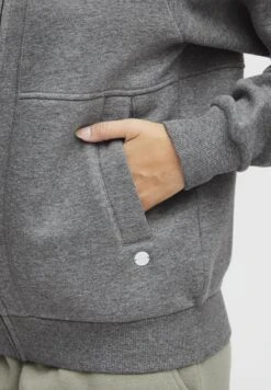 OXMO OXANDIE - Zip-up Sweatshirt - Medium Grey Melange 13 OXMO OXANDIE - Zip-up Sweatshirt - Medium Grey Melange -OXMO Store 5cc0c144f2944ee5bf2094e9c223ebef