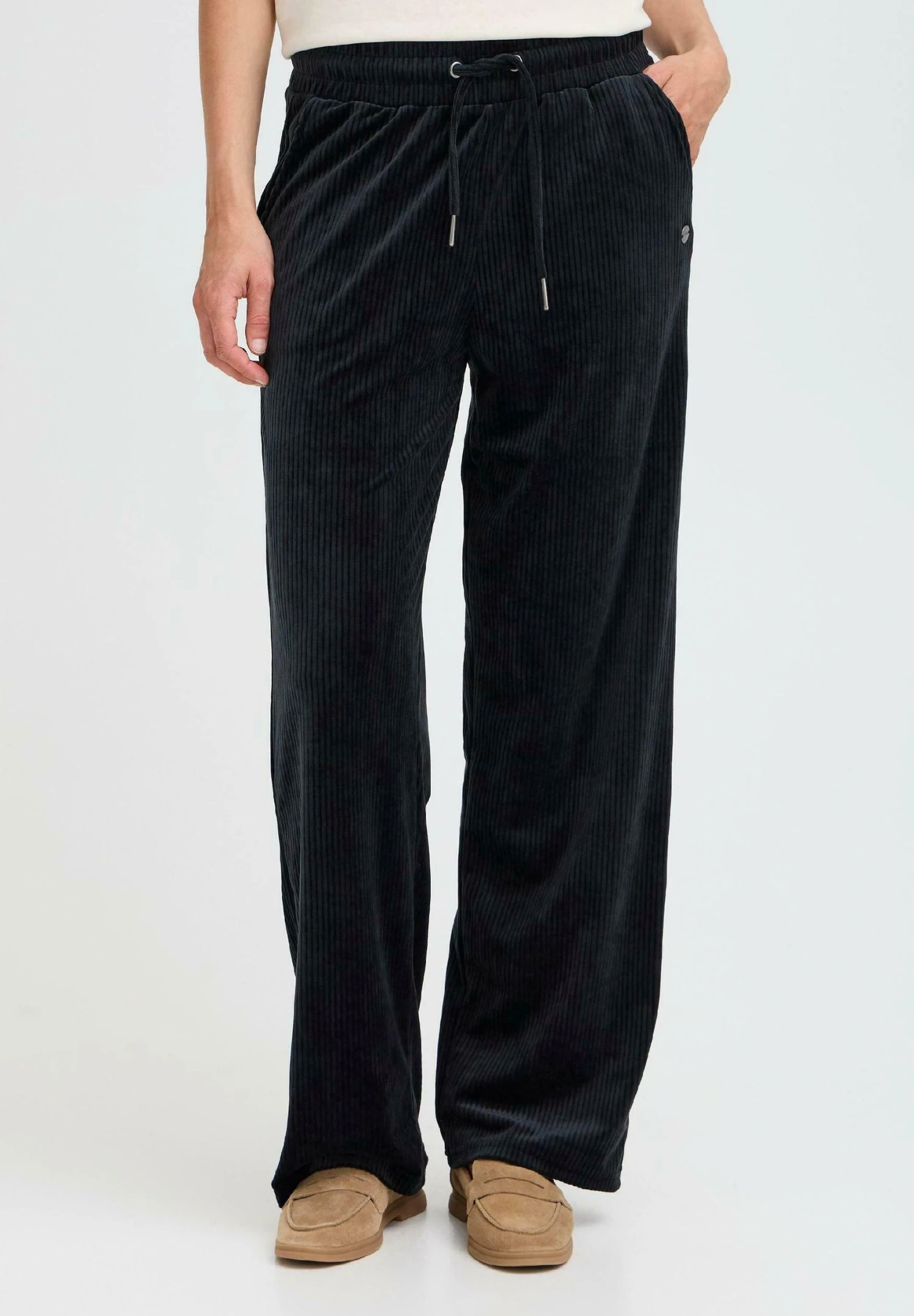 OXMO OXEBBA WIDE LEG - Tracksuit Bottoms - Black 1 OXMO OXEBBA WIDE LEG - Tracksuit Bottoms - Black