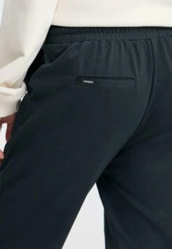 OXMO OXHENNA - Tracksuit Bottoms - Total Eclipse -OXMO Store 6c64e43f0b5a4e3d9061dcf4e20d3715