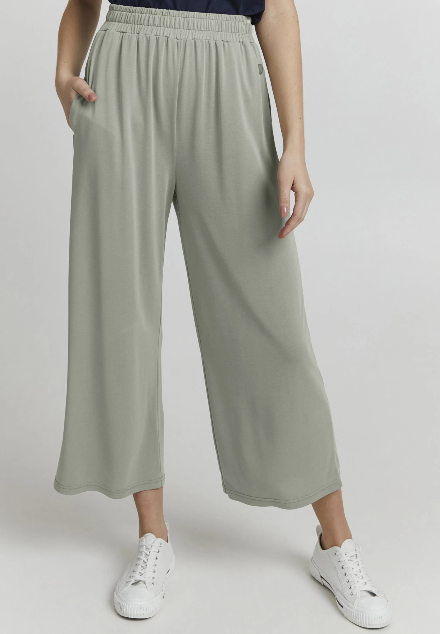 OXMO OXBRYNDIS REGULAR FIT WIDE LEG - Trousers - Sea Grass 1 OXMO OXBRYNDIS REGULAR FIT WIDE LEG - Trousers - Sea Grass