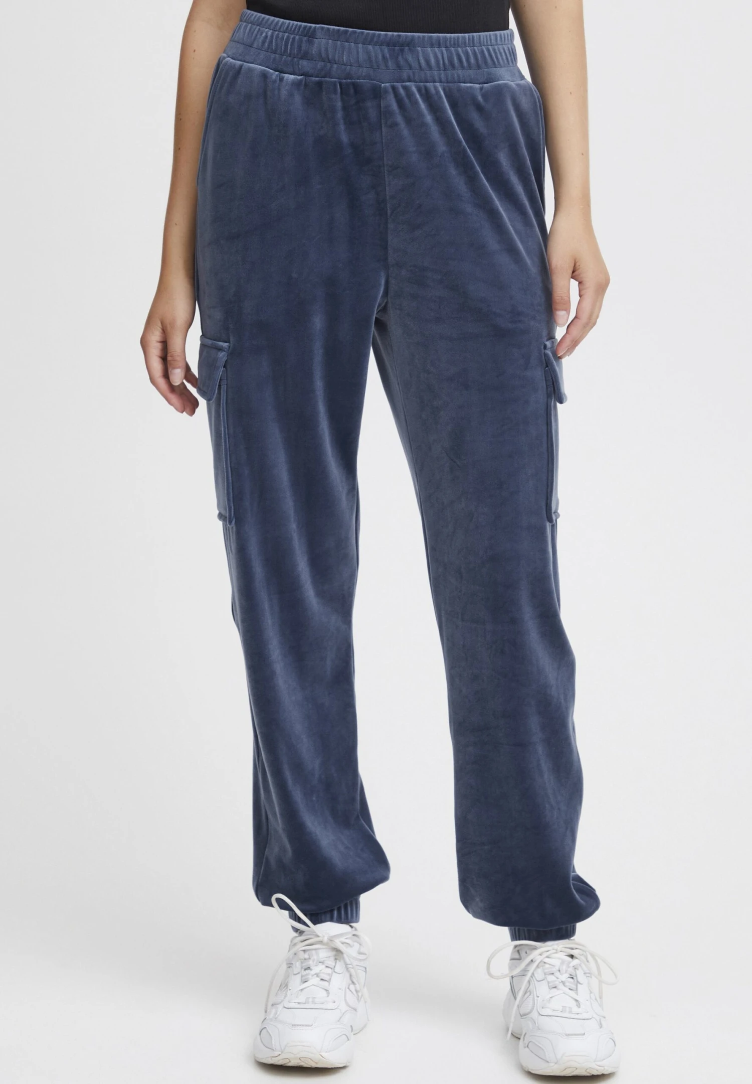 OXMO OXMITALA BAGGY FIT - Cargo Trousers - Crown Blue 1 OXMO OXMITALA BAGGY FIT - Cargo Trousers - Crown Blue