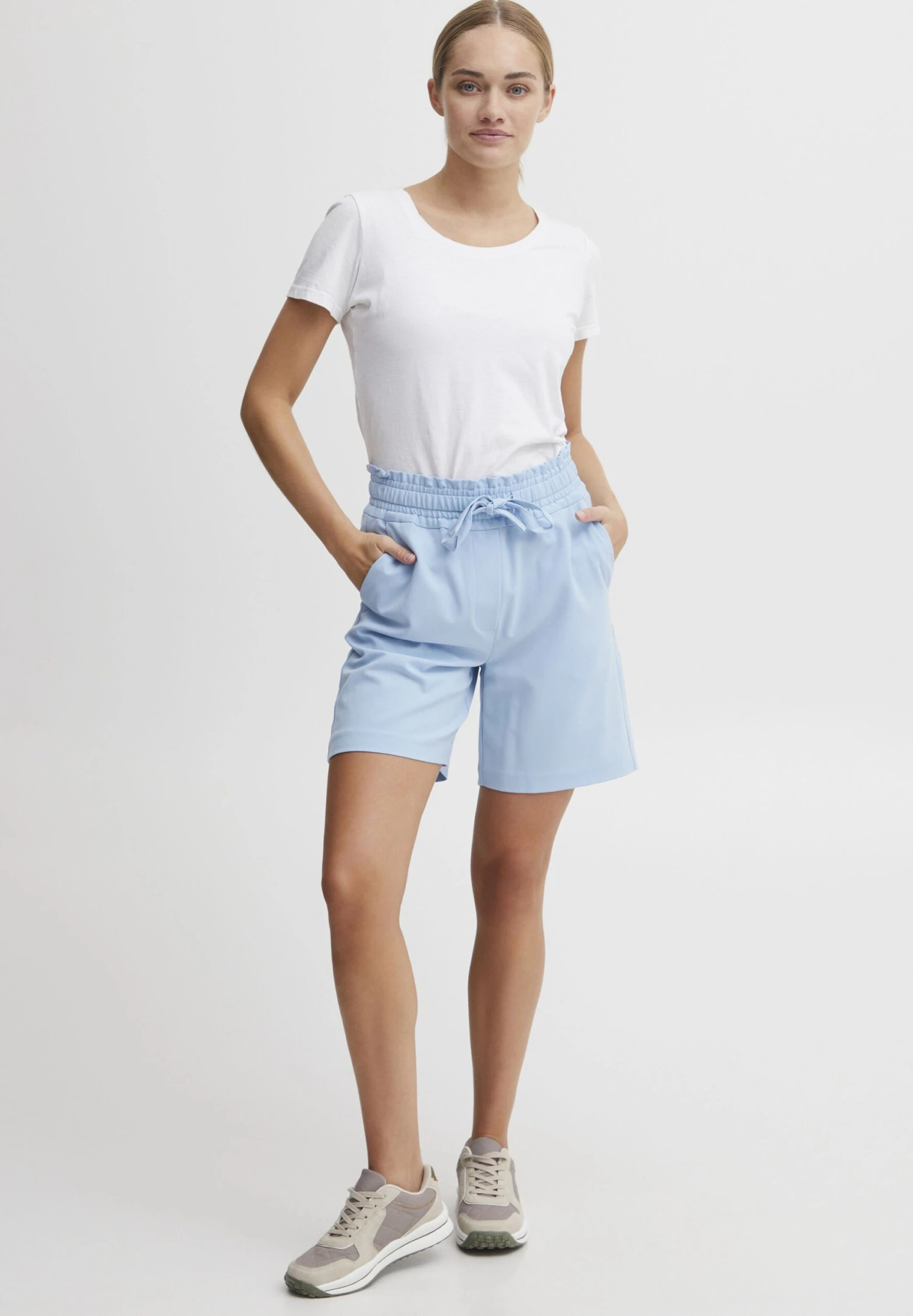 OXMO OXDANIELLA REGULAR FIT - Shorts - Blue Bell 2 OXMO OXDANIELLA REGULAR FIT - Shorts - Blue Bell - Image 2