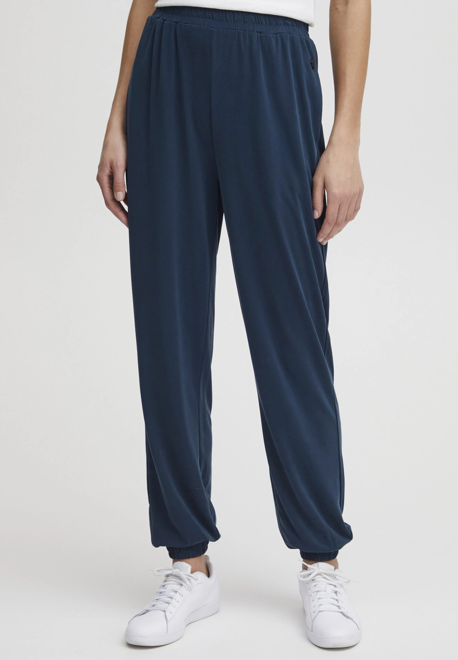 OXMO OXBRIANNA REGULAR FIT - Tracksuit Bottoms - Total Eclipse 1 OXMO OXBRIANNA REGULAR FIT - Tracksuit Bottoms - Total Eclipse