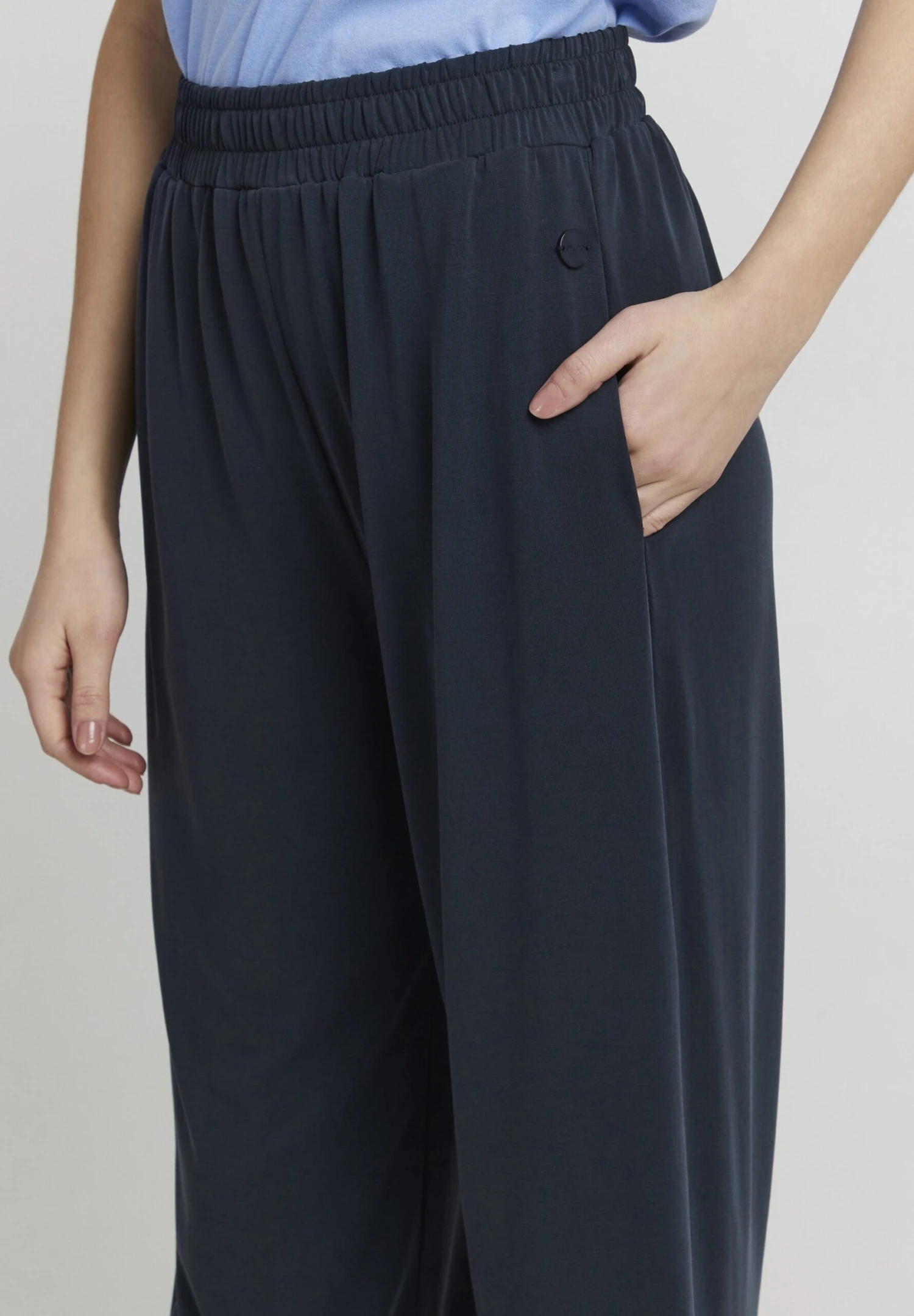 OXMO OXBRYNDIS REGULAR FIT WIDE LEG - Trousers - Total Eclipse 4 OXMO OXBRYNDIS REGULAR FIT WIDE LEG - Trousers - Total Eclipse - Image 4