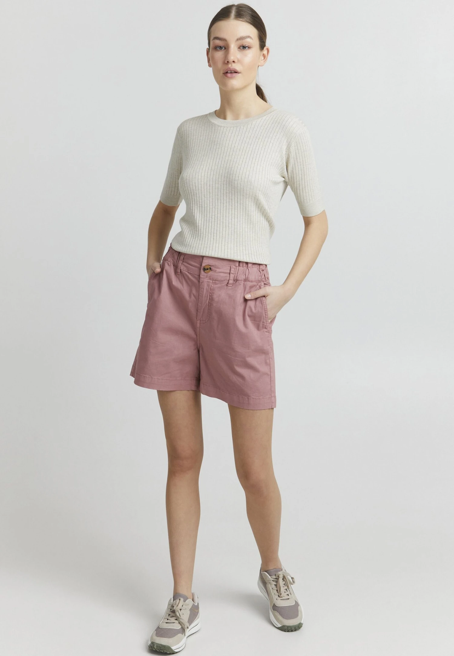 OXMO OXCHAI REGULAR FIT - Shorts - Ash Rose 2 OXMO OXCHAI REGULAR FIT - Shorts - Ash Rose - Image 2