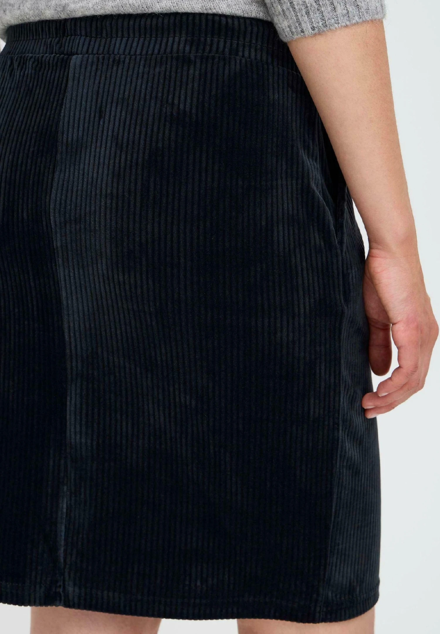 OXMO OXEBBA - Mini Skirt - Black 5 OXMO OXEBBA - Mini Skirt - Black - Image 5