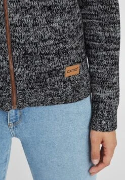 OXMO OXPhenix - Cardigan - Black 16 OXMO OXPhenix - Cardigan - Black -OXMO Store 818dffef47fa49c68834199167db9c6f