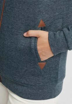 OXMO OXVicky - Cardigan - Ins Bl Mel 14 OXMO OXVicky - Cardigan - Ins Bl Mel -OXMO Store 81ccde0aa7ab4a7e8d97d528c034a445