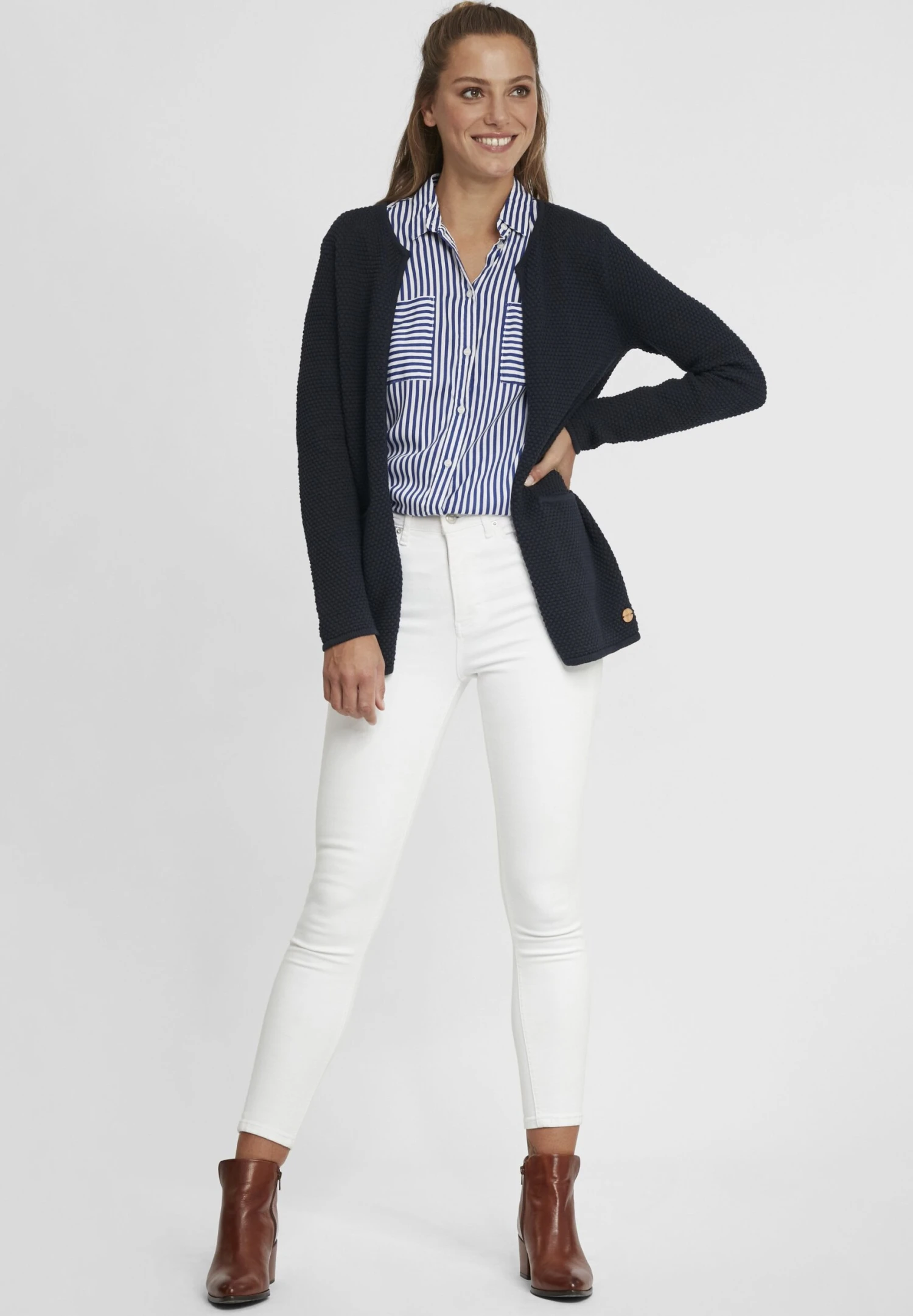 OXMO OXHilda - Cardigan - Total Eclipse 2 OXMO OXHilda - Cardigan - Total Eclipse - Image 2