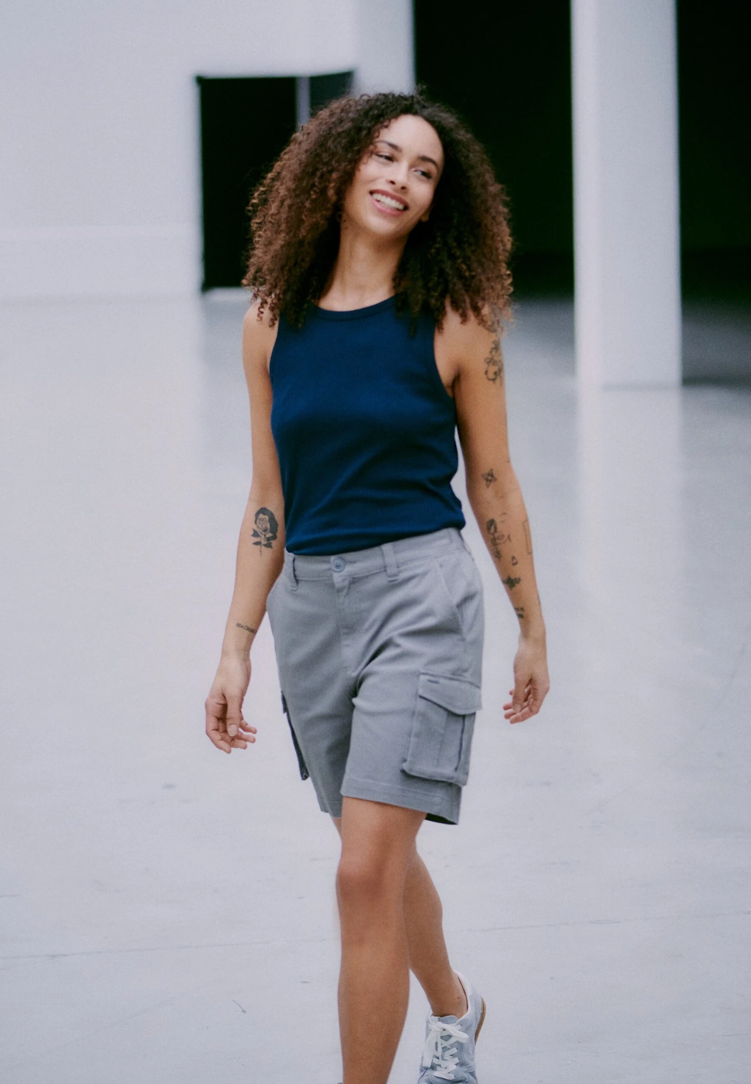 OXMO OXKVINNE REGULAR FIT - Shorts - Pewter 8 OXMO OXKVINNE REGULAR FIT - Shorts - Pewter - Image 8