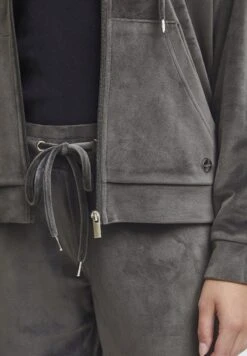 OXMO OXMITTA - Tracksuit - Castlerock -OXMO Store 8441e84f20254a599b587e11e10a5c70