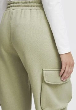 OXMO OXHONNIE REGULAR FIT - Cargo Trousers - Seagrass -OXMO Store 84ebf9fb09cc4e698ec1d8a45e3040af