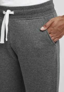 OXMO OXOLIVIA REGULAR FIT - Tracksuit Bottoms - Dar Grey M 14 OXMO OXOLIVIA REGULAR FIT - Tracksuit Bottoms - Dar Grey M -OXMO Store 85aaf2de52294a60b038e261b56e2366