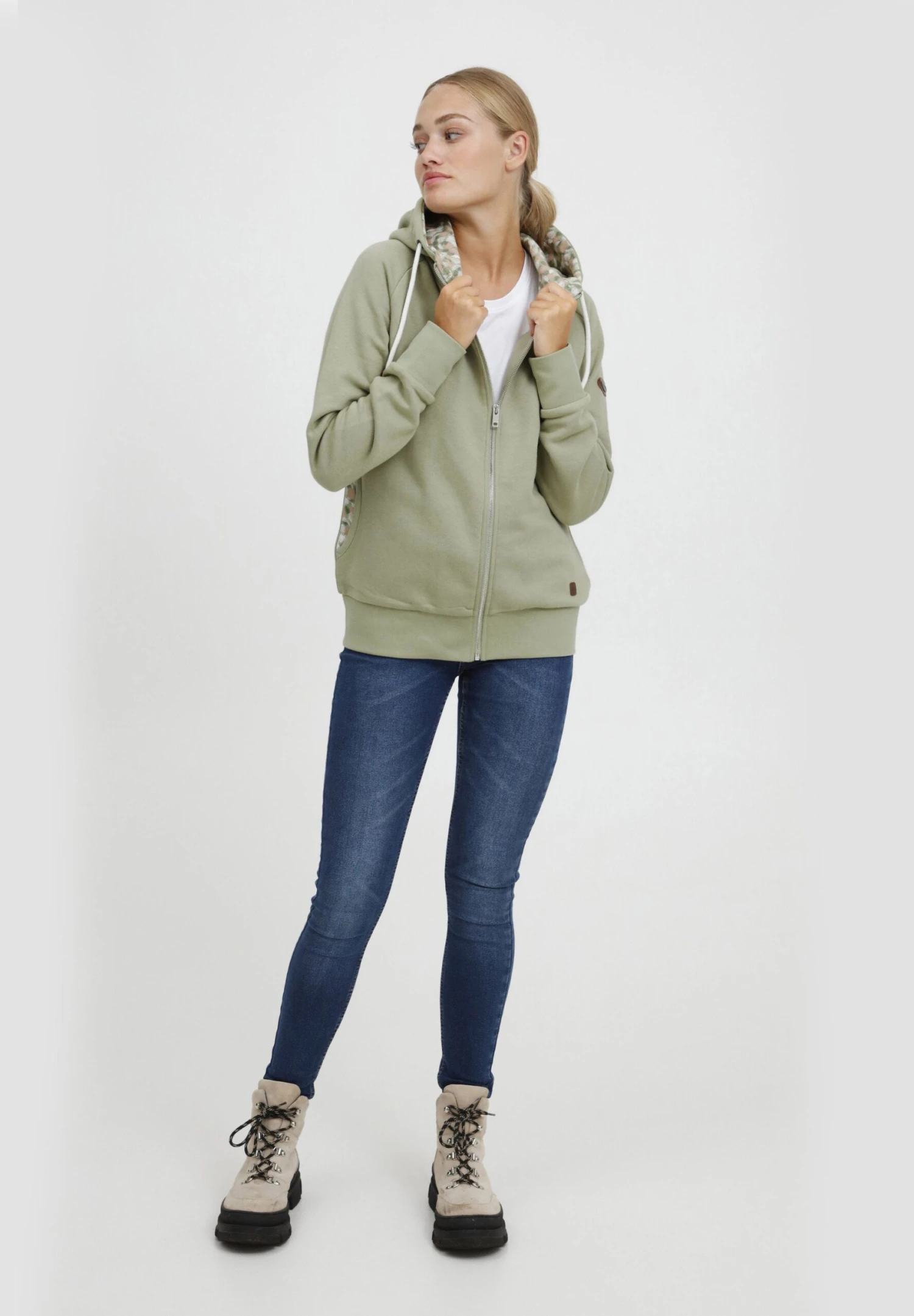 OXMO OXULLA - Zip-up Sweatshirt - Seagrass 2 OXMO OXULLA - Zip-up Sweatshirt - Seagrass - Image 2